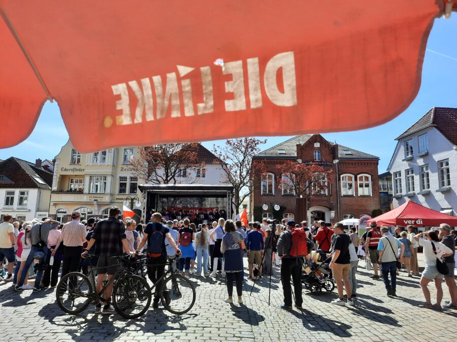 Die Linke am 1. Mai auf dem Rathausmarkt in Eckernförde